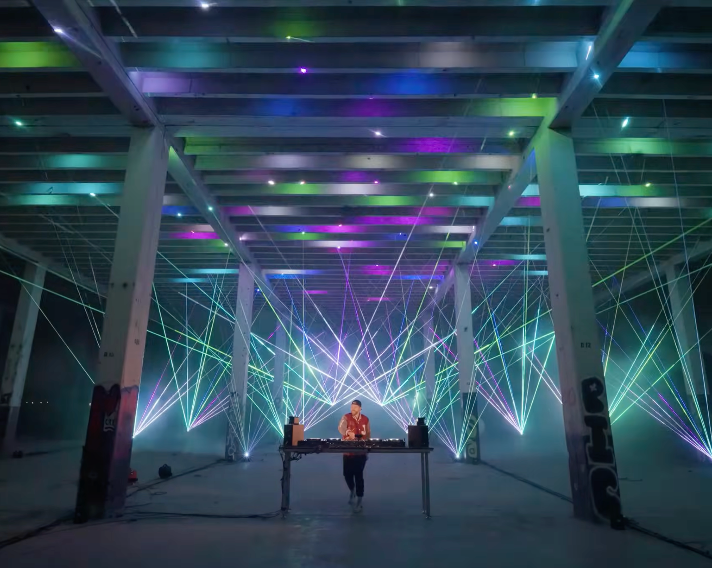 Jaenga performing at the Dream Machine album release event